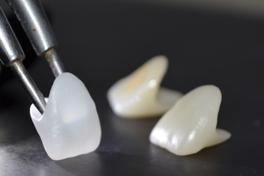 ما هي تلبيسات الزيركون؟ كم أسعار تلبيسات الزيركون في تركيا ؟